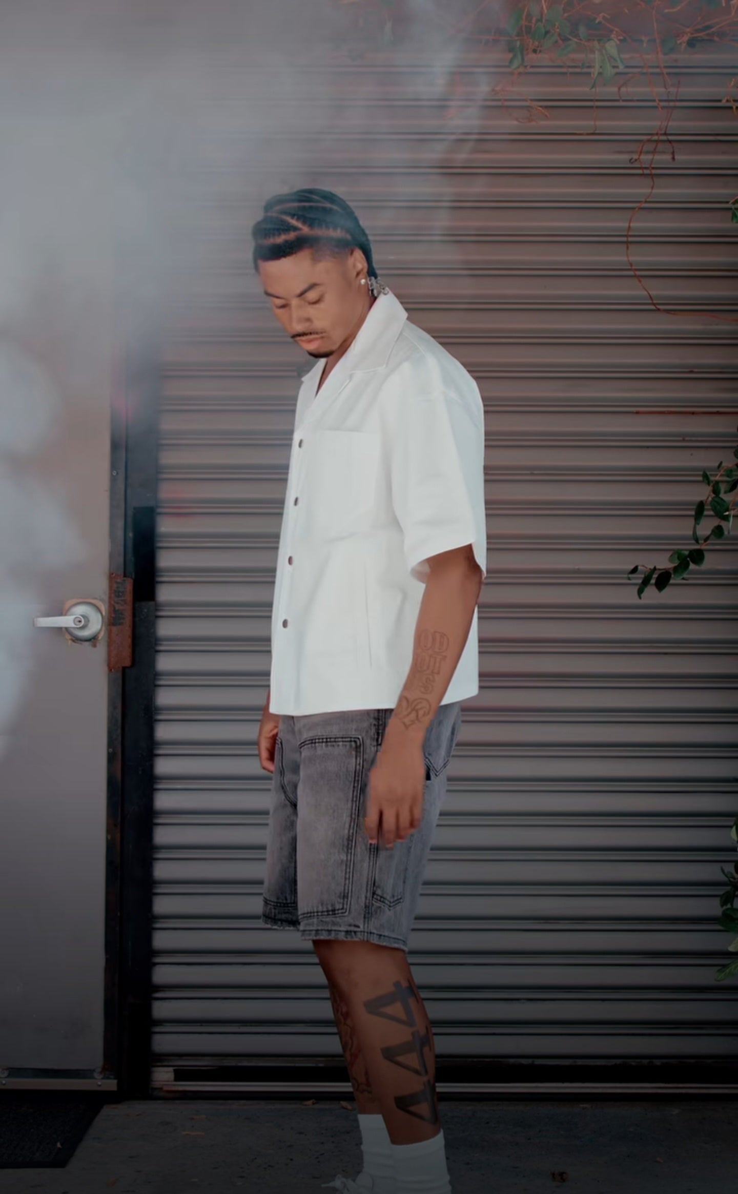 NO PEACE BUTTON DOWN WHITE